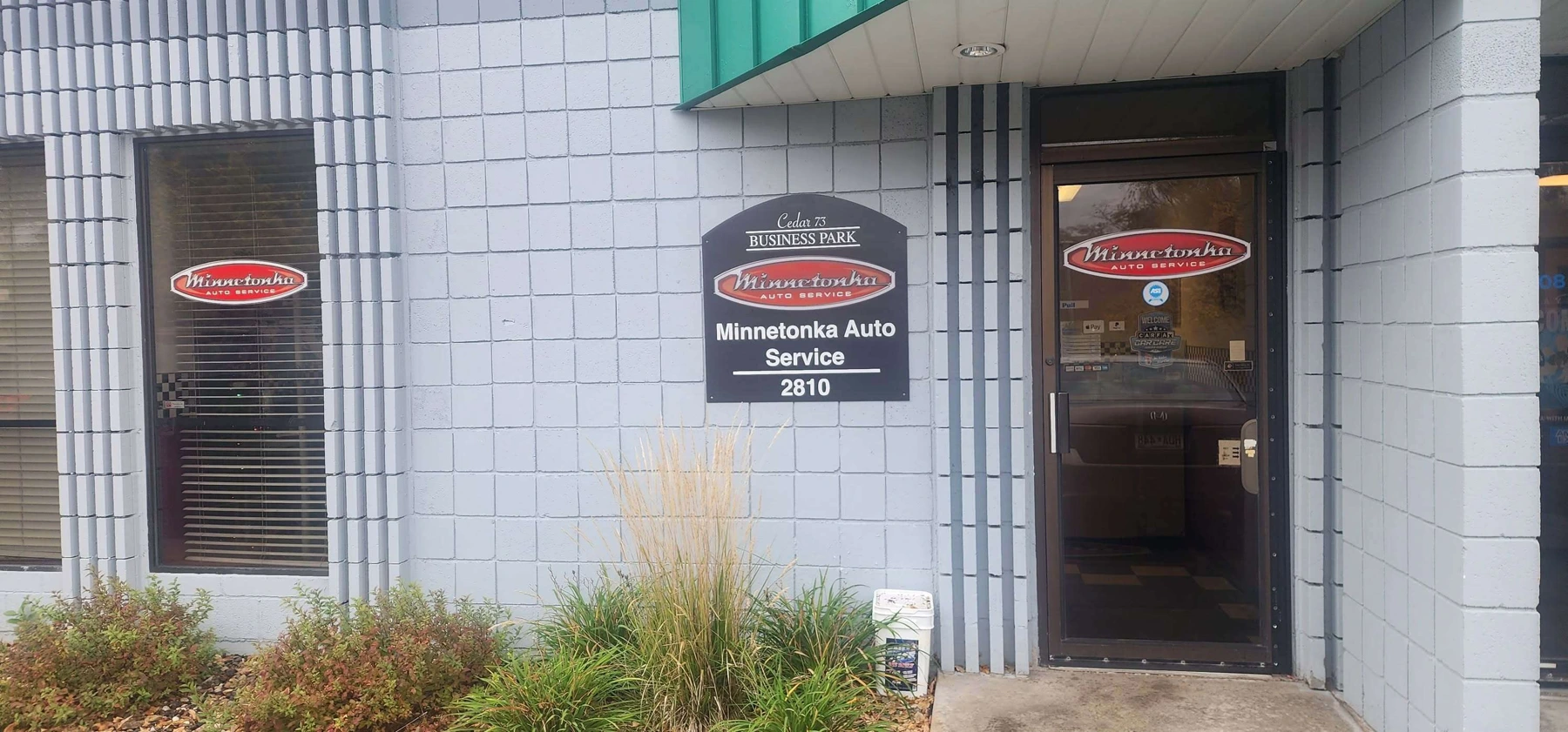 Minnetonka Auto Service exterior at 2810 Hedberg Dr